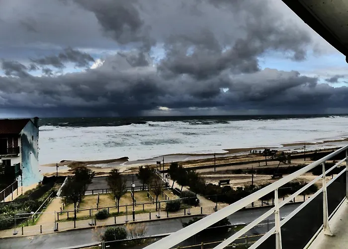 Face 2 Parking Apartment *